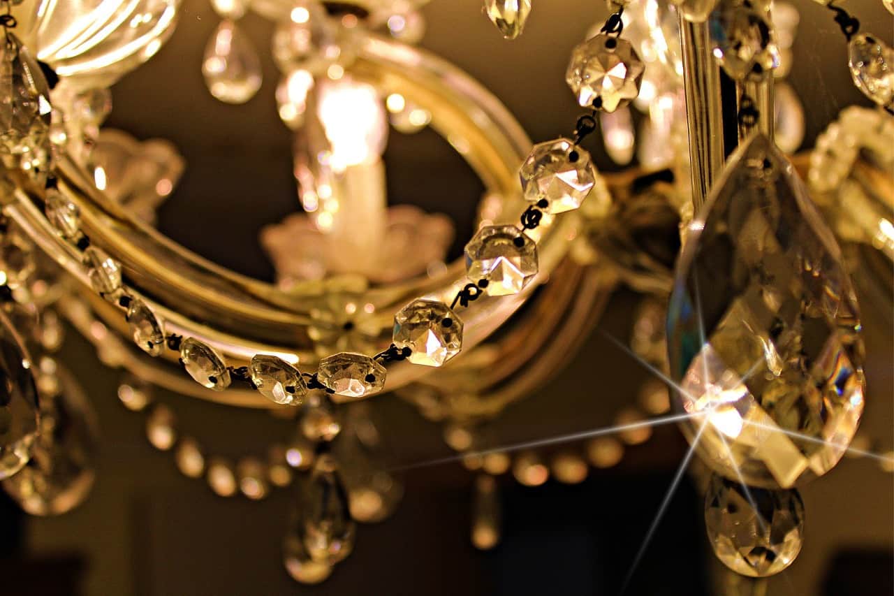 Installing A Chandelier Why You Should Leave It To The Experts   Chandelier 448719 1280 